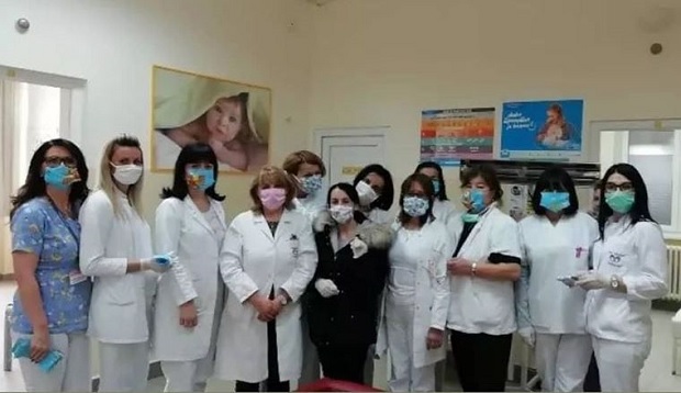 Хумане Пожаревљанке у акцији: Сашиле 750 маски за лекаре, полицију и угрожене